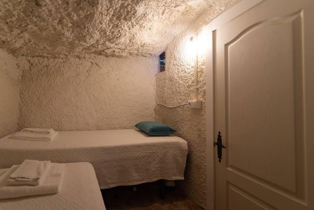 Cueva Con Jacuzzi A 20 Minutos De Valencia Villa Benaguacil Ngoại thất bức ảnh